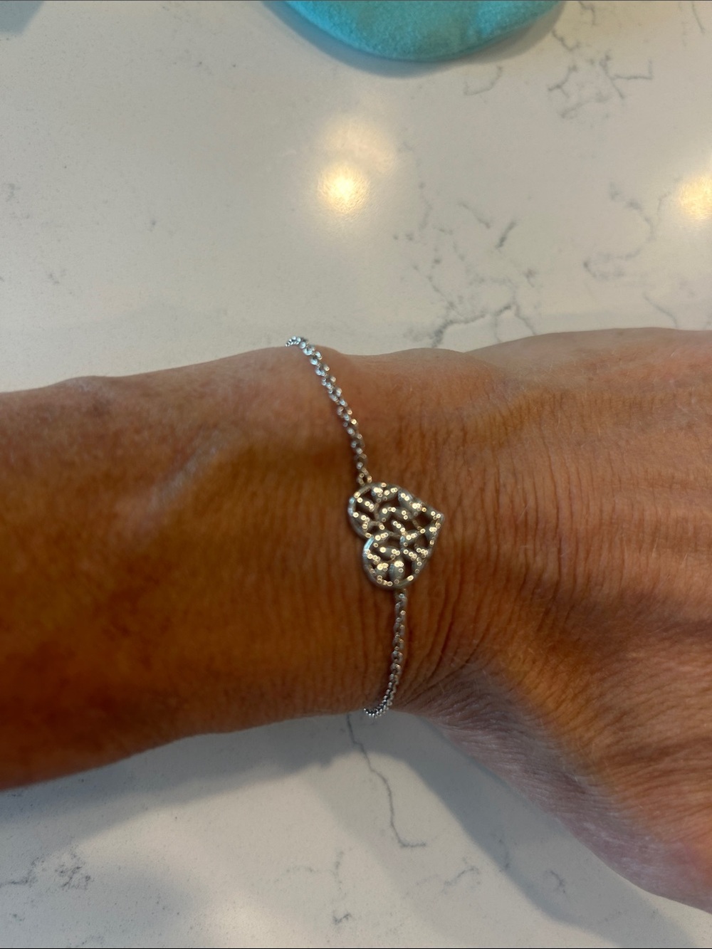 Tiffany & Co. Paloma Picasso Olive leaf Silver Bracelet with Tiffany Blue Pouch. - Picture 3 of 6